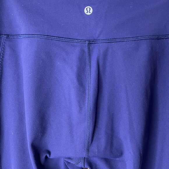 Never worn lululemon leggings - Picture 4 of 4